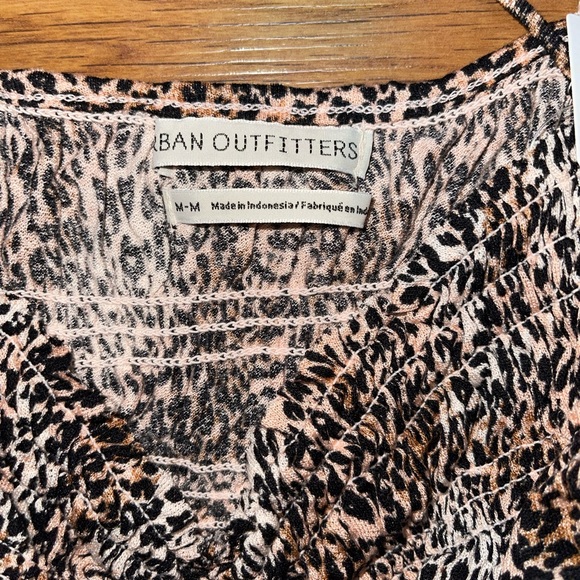 NWT! 🖤URBAN OUTFITTERS🖤 Women’s Cheetah Crop Top - Picture 3 of 4